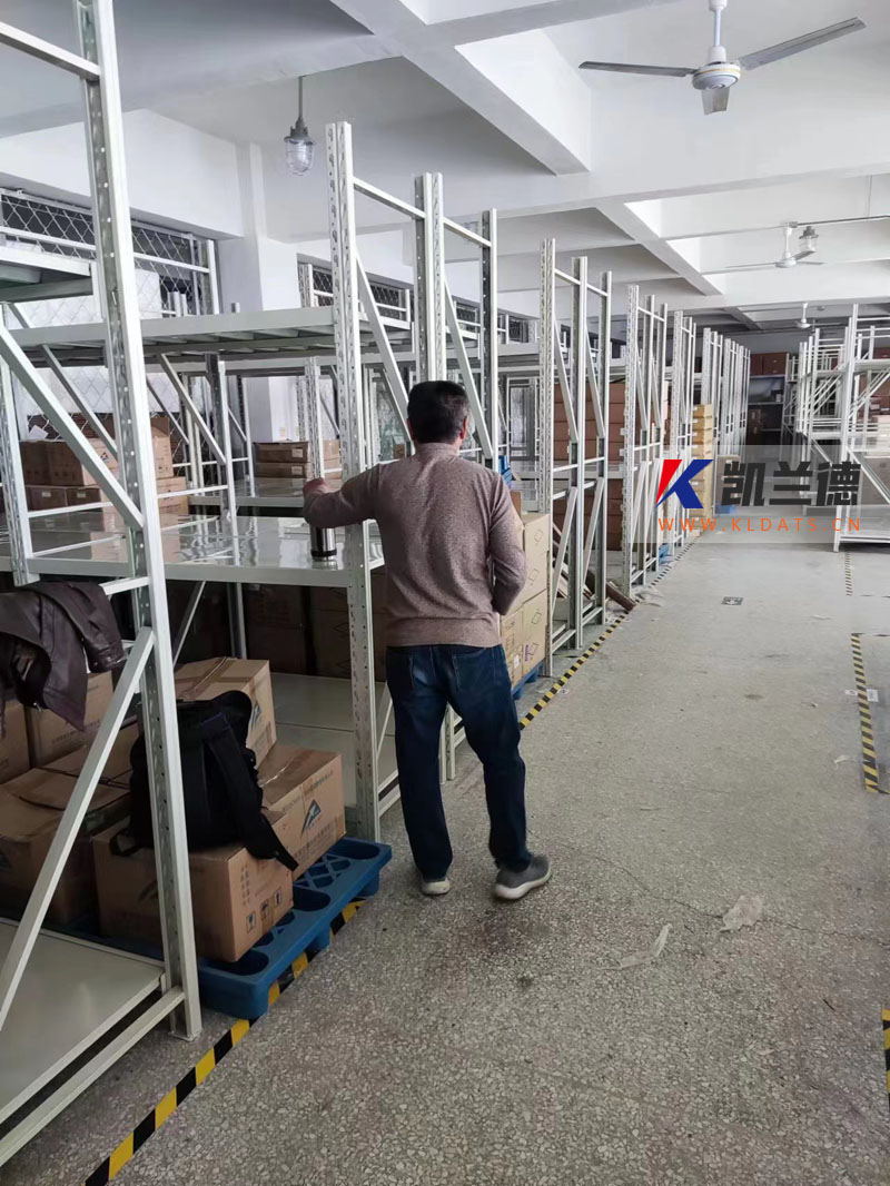 某企业合作层板货架