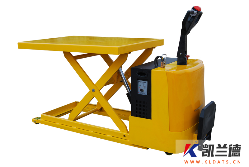 The VH - WT all-electric flat wagon